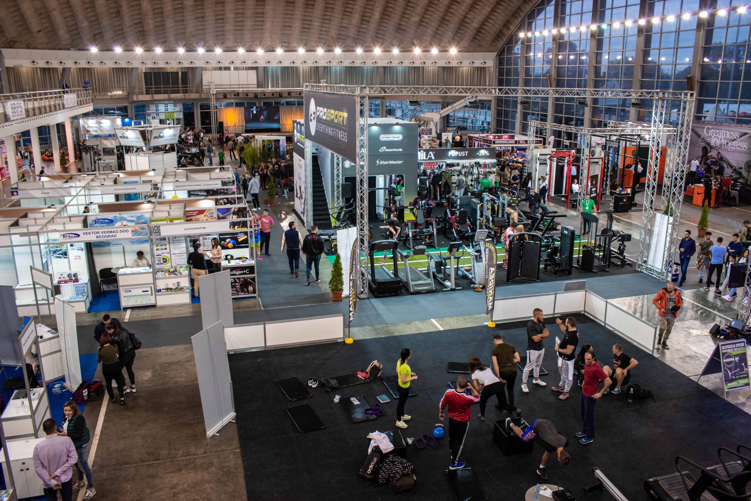 Die BELFIS ist der Newcomer unter den Fitnessmessen Südosteuropas aber natürlich deutlich kleiner als die FIBO Köln.