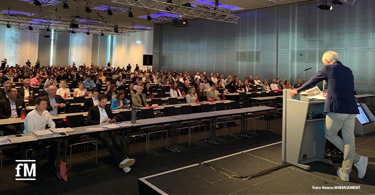 Prof. Dr. Thomas Wessinghage eröffnet den Aufstiegskongress 2023