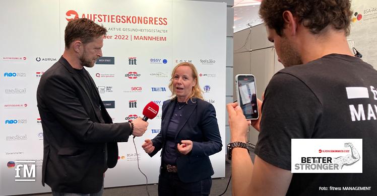 Aufstiegskongress 2022: Anke Brendt (Product Manager FIBO Global Fitness) im fM-Interview mit Jürgen Wolff.