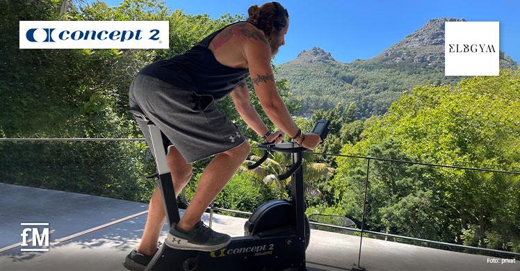 ELBGYM CEO Willi Schröter beim Cardioworkout auf dem BikeErg von Concept2 nach einer Krafteinheit am Morgen.