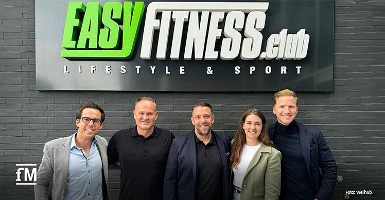 EASYFITNESS und Wellhub schließen strategische Partnerschaft für ganzheitliches Wellbeeing: (v.l. Markus Kreissl, Michael Mäder, Jens Tappe, Janina Mentzel und Samuel Turnwald)