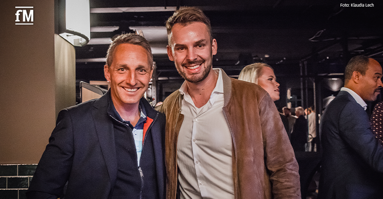 Gäste der Pre-Opening Party ELBGYM Stadthöfe Hamburg: Martin Seibold (CEO der LifeFit Group, links) und Janosch Marx (Geschäftsführer fitness MANAGEMENT).