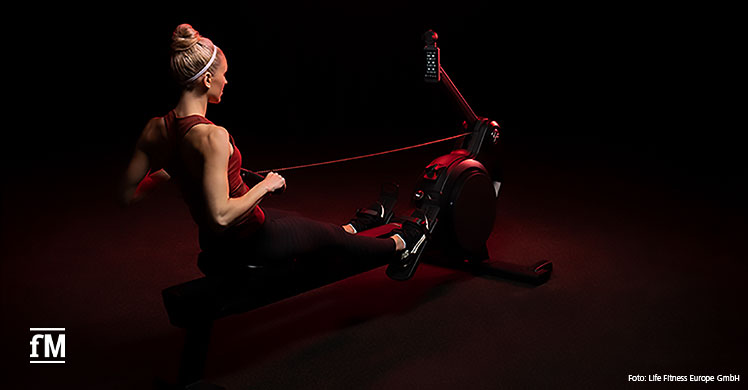 Zwei neue Cardiogeräte von Life Fitness: Life Fitness Heat Row und Life Fitness Heat Performance Row.