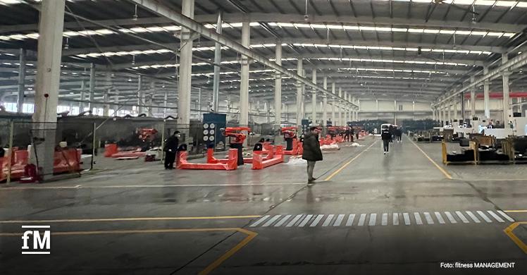 Die Besuchergruppe im DHZ-Werk in Dezhou (China)