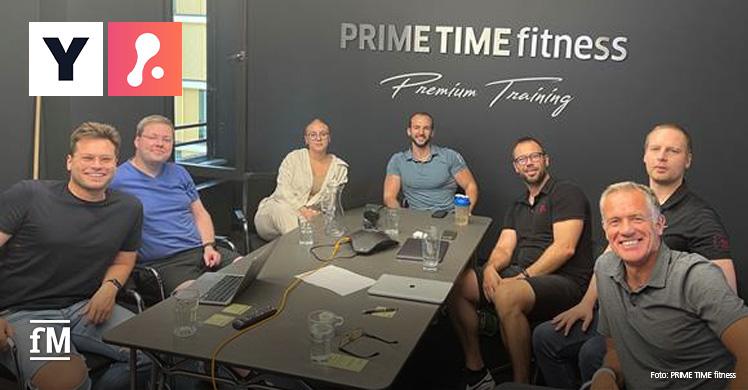 Besiegelt: PRIME TIME fitness (PTF) managt seine Premiumstudios künftig mit YOND by ruleev (von links): Serge Reit (Co-Founder & CEO YOND), Nicolas Kübler (Co-Founder & CTO YOND), Vanessa Bresch (Mitgliederzentrale PTF), Tim Suchland (Gesamtleiter Training PTF), Markus Schneider (Operativer Leiter PTF), Patrick Baumann (Leiter Member Management PTF) und Henrik Gockel (Gründer und Geschäftsführer PTF).