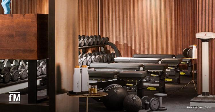 Modernstes Angebot an Fitnessequipment fürs Training im neuen Pariser Fitnessclub 'HEIMAT by Waris Dirie'.