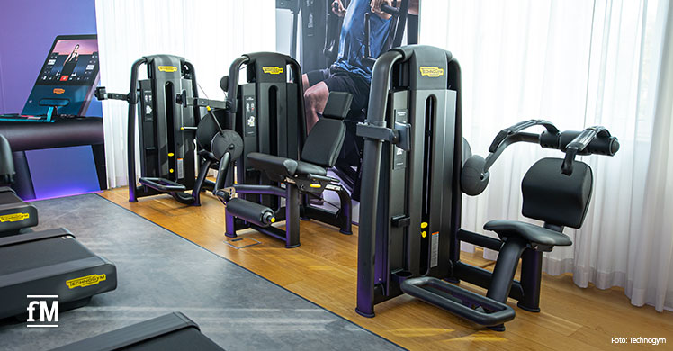 Produktneuheiten und Fokus-Produkte im neugestalteten Technogym-Showroom in Neu-Isenburg.