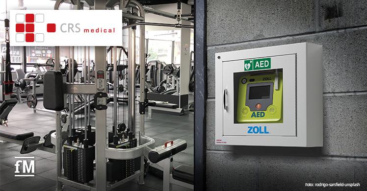 Der Zoll gibt Tipps für ein herzsicheres Fitnessstudio: Defibrillator (AED) hilft bei der Wiederbelebung.