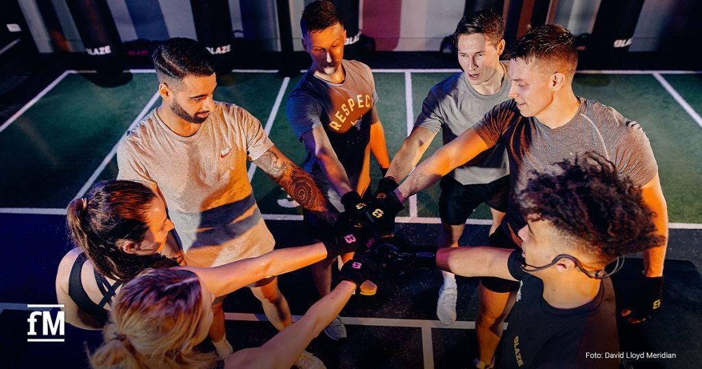 Teamgeist und Energie: Das BLAZE-Workout verbindet Kraft- und Cardiotraining in einzigartiger Atmosphäre