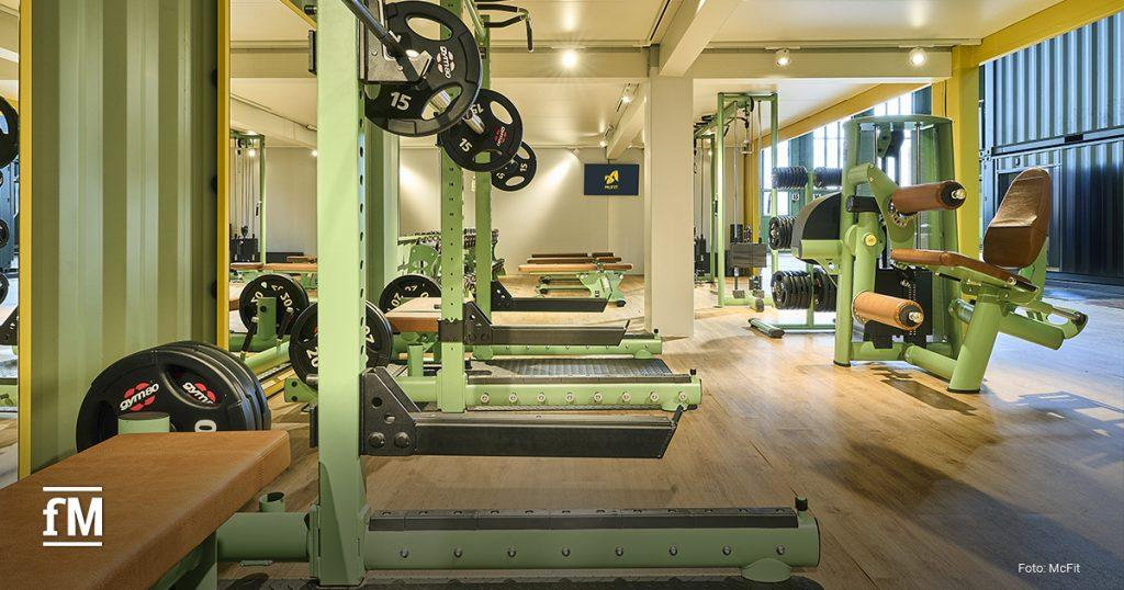 McFIT Gym in der Baller League Warm-Up-Area