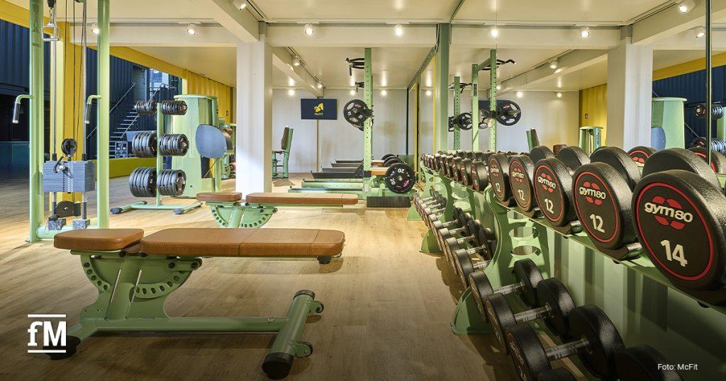 McFIT Gym in der Baller League Warm-Up-Area