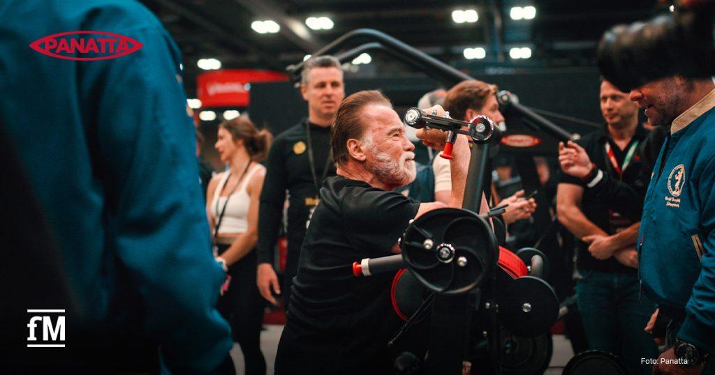 Arnold Schwarzenegger trainiert am Stand von Panatta beim Arnold Sports Festival in Columbus (Ohio)