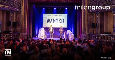 milon World Congres 2024: Bernhard-Stefan Müller (CEO milon industries  GmbH) und Wolf Harwath (Geschäftsführer der milon Holding GmbH) präsentierten unter dem Motto 'WANTED' Innovationen im Parktheater Göggingen