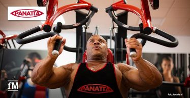 Phil Heath, siebenfacher Mr. Olympia, trainiert bei seinem Besuch bei Panatta in Italien