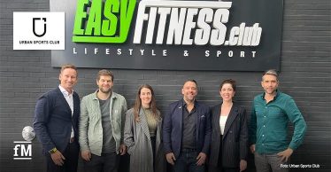 EASYFITNESS (EF) und Urban Sports Club (USC) setzen Kooperation fort (von links): Wolf-Patrick Schuwirth (Operations Manager, EF), Lukas Schneider (Head of Partner Management D, USC), Janina Fröhlich (Partner Manager, EF), Jens Tappe (CEO, EF), Franziska Müller (Senior Partner PR Manager, USC) & Benjamin Roth (Co-Founder & CEO, USC)