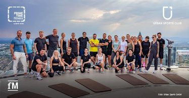 Workout über den Dächern Frankfurts: Mit dabei auch PRIME TIME fitness CEO Henrik Gockel und Urban Sports Club CEO und Mitgründer Benjamin Roth